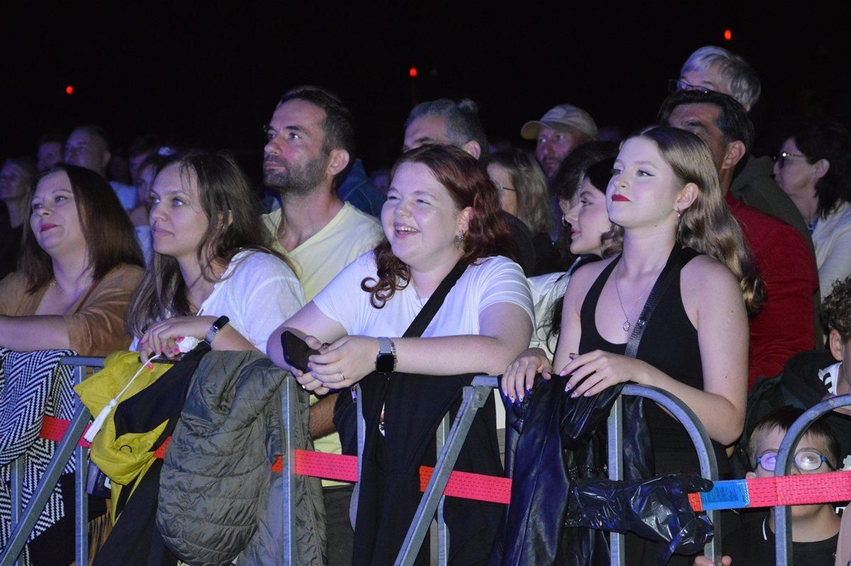 Na plenerowej scenie na błoniach nad Sanem pokazała się zjawiskowa Kayah