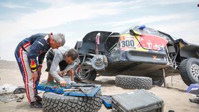 Dakar 2019. Carlos Sainz ma pretensje po wypadku. "Książka nawigacyjna to jakaś tragedia"