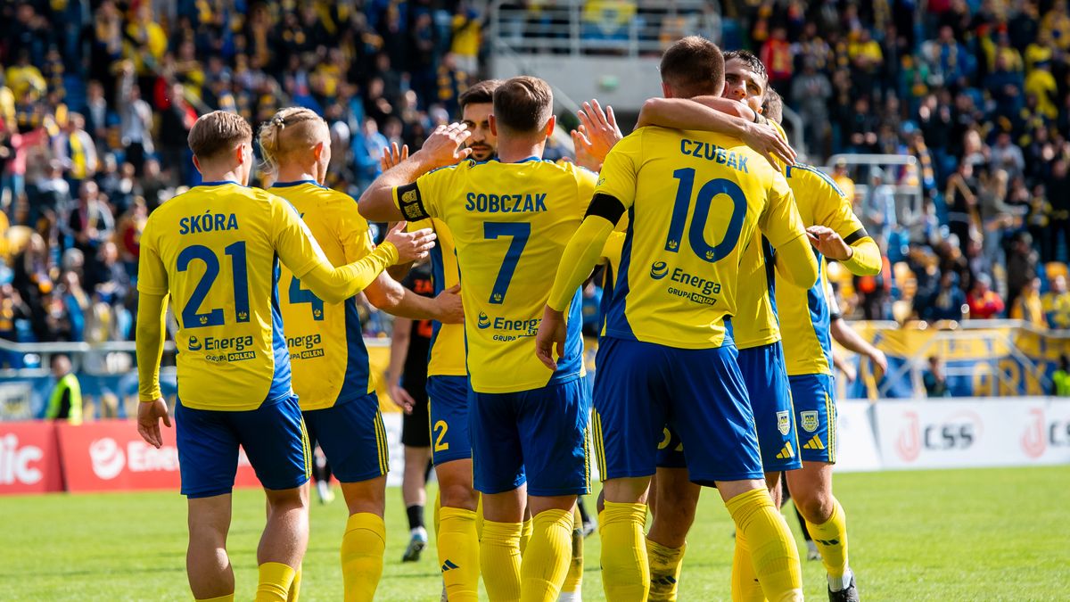 Getty Images / Mateusz Słodkowski / Na zdjęciu: Arka Gdynia rozpoczęła zgrupowanie bez Karola Czubaka