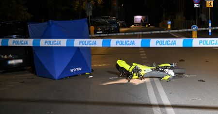 Motocyklista bardzo długo był reanimowany. Nie żyje
