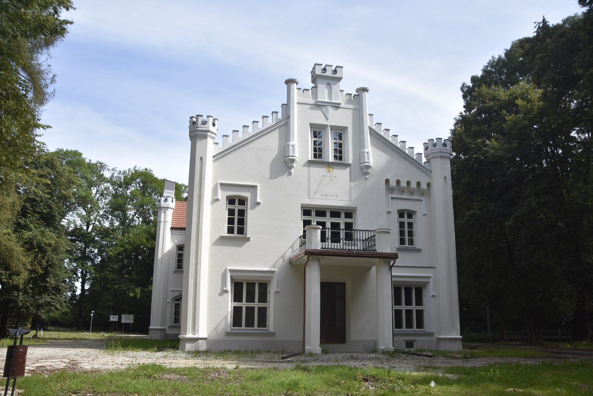 Policja zatrzymała sprawcę kradzieży rynien z Pałacu Dąmbskich w Wojniczu.