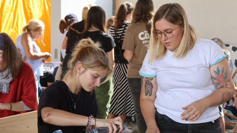 30.08.2025 Festiwal Klimatyczne Karkonosze w siedzibie Karkonoskiego Parku Narodowego