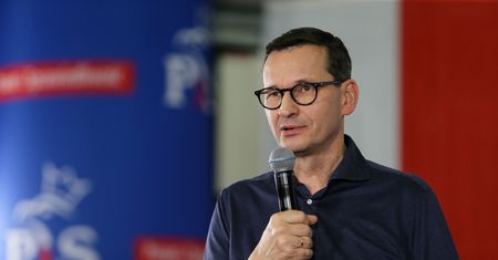 Premier o aferze z youtuberami: poleciłem służbom zająć się natychmiast tą sprawą