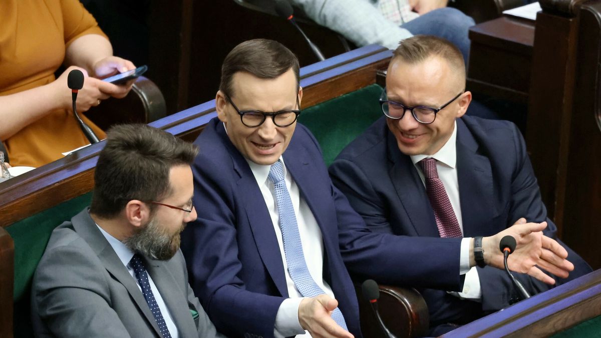 Rząd Mateusza Morawieckiego składa projekt ustawy przedłużający zerowy VAT na żywność
