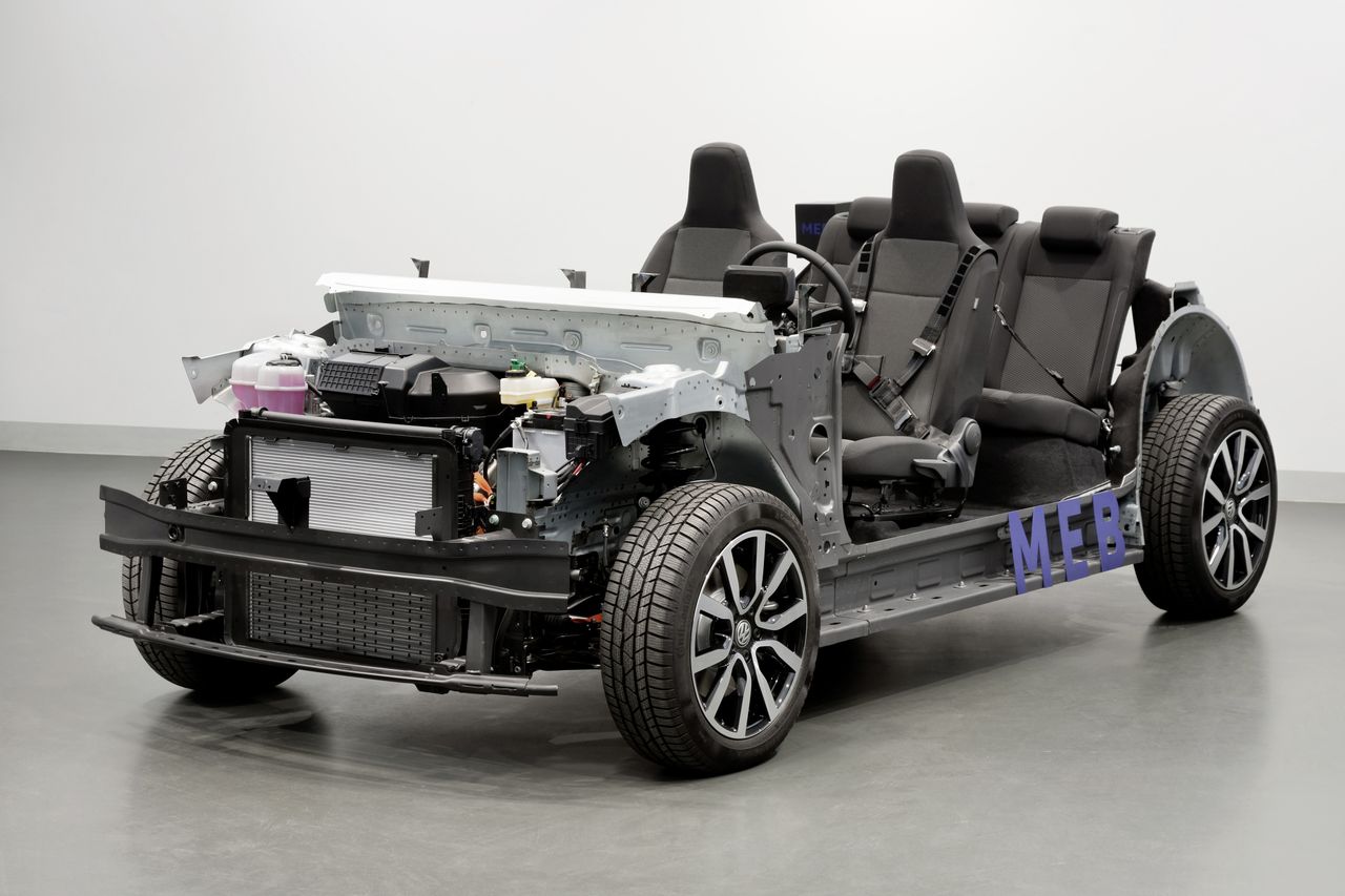 Podwozie samochodu na bazie platformy MEB Volkswagen