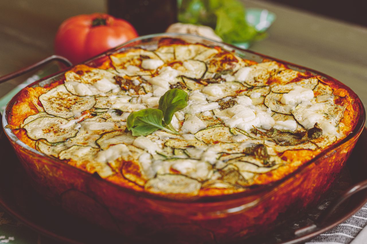 Zapiekanka z cukinii. Pomysł na zdrowy i smaczny obiad