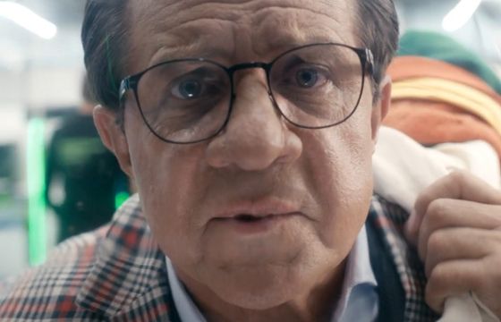 Zygmunt Chajzer z zonkiem pralki w reklamie Neonetu (wideo)