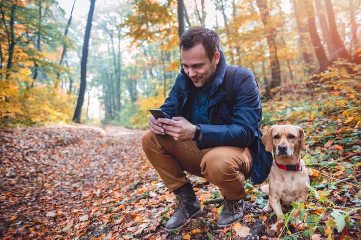 Jesienne akcesoria do smartfonów – rękawice, pokrowce, powerbanki 1