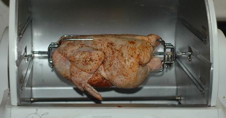 Korpus z kurczaka (samo mięso) pieczony na rożnie