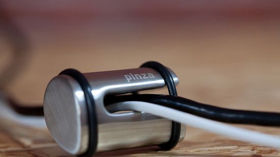 Pinza – walczy z plątaniną kabli 1