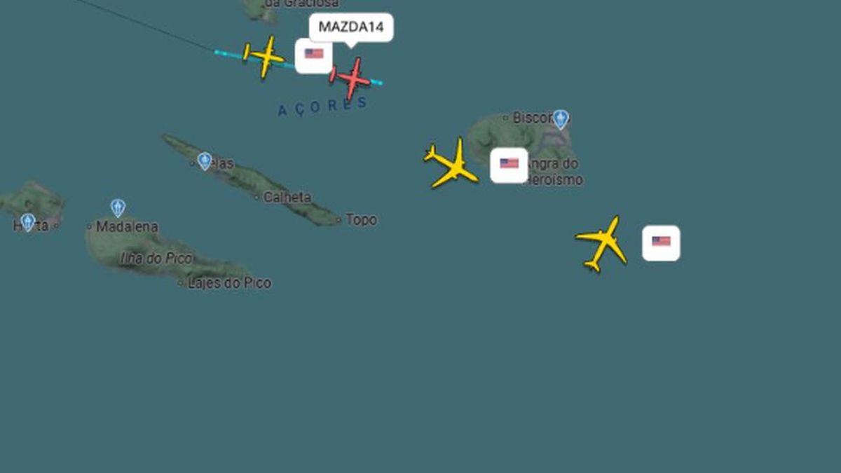 E-2D Hawkeye przeleciały nad Atlantykiem