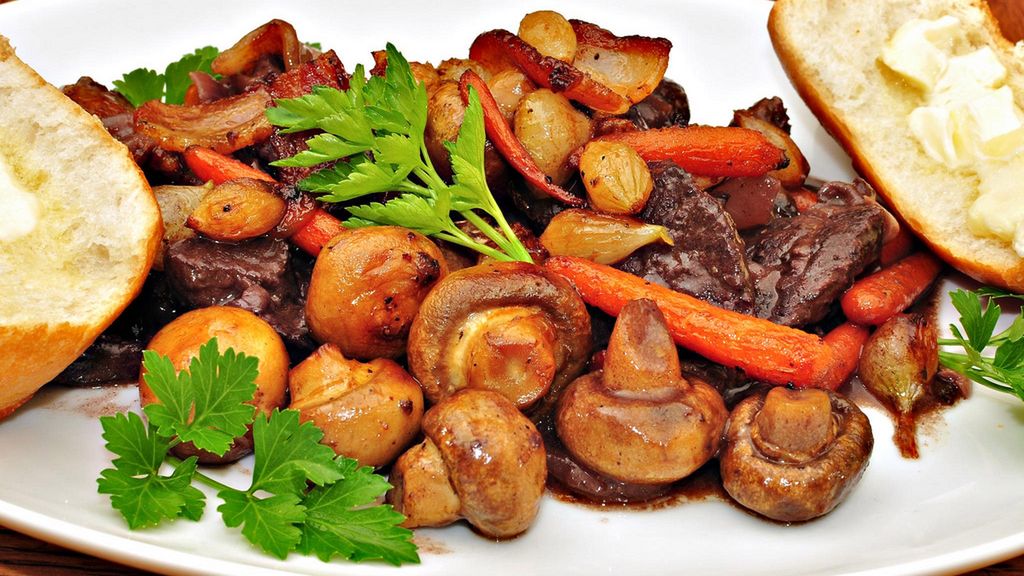 Duszona wołowina zrazowa dolna (steki, samo mięso, II klasa mięsa)