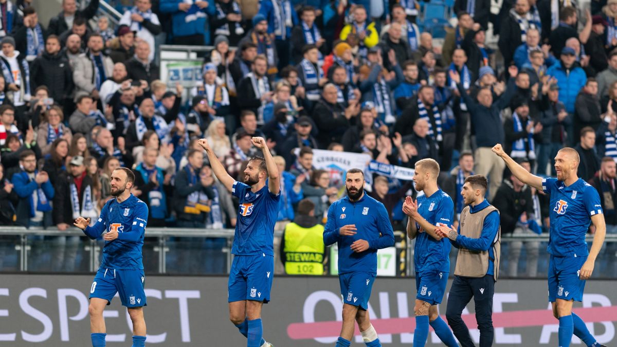 Zdjęcie okładkowe artykułu: PAP / Jakub Kaczmarczyk / Na zdjęciu: radość zawodników Lecha Poznań po wygranym 3:0 meczu z Villarreal CF