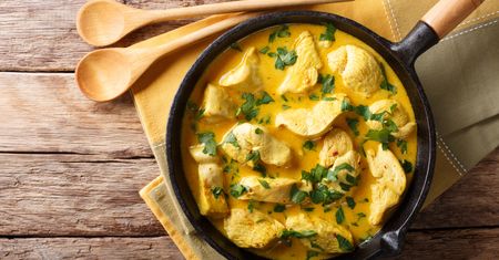 Kurczak curry z mlekiem kokosowym – egzotyczny smak na Twoim talerzu