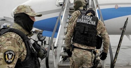 Awaryjne lądowanie w Poznaniu. Oto co się działo w Ryanairze