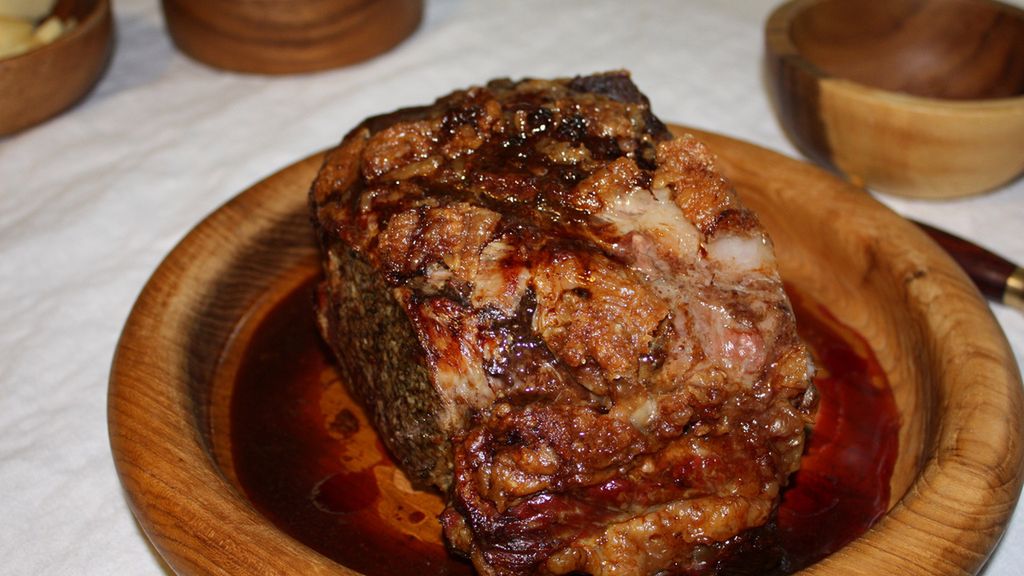 Pieczony udziec wołowy bez kości (mięso i tłuszcz, II klasa mięsa)