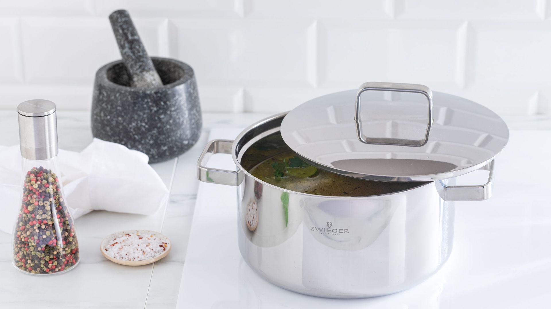  Garnek z termoizolacją ThermoPot