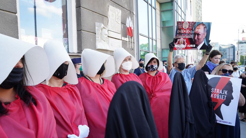 Warszawa. Strajk przebiegał pod hasłem "Nie dla legalizacji przemocy domowej" 