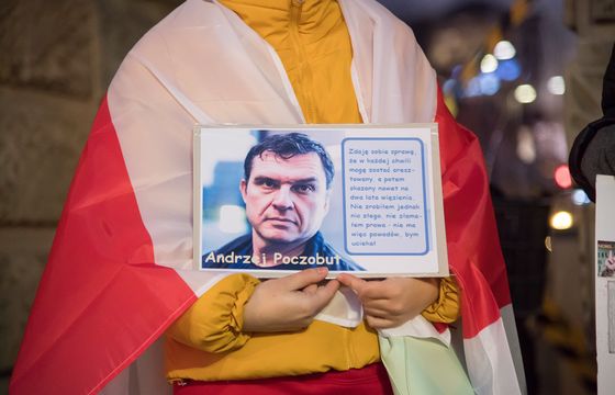 Białoruś uwolniła dziennikarzy związanych z Biełsatem. Andrzej Poczobut ciągle więziony