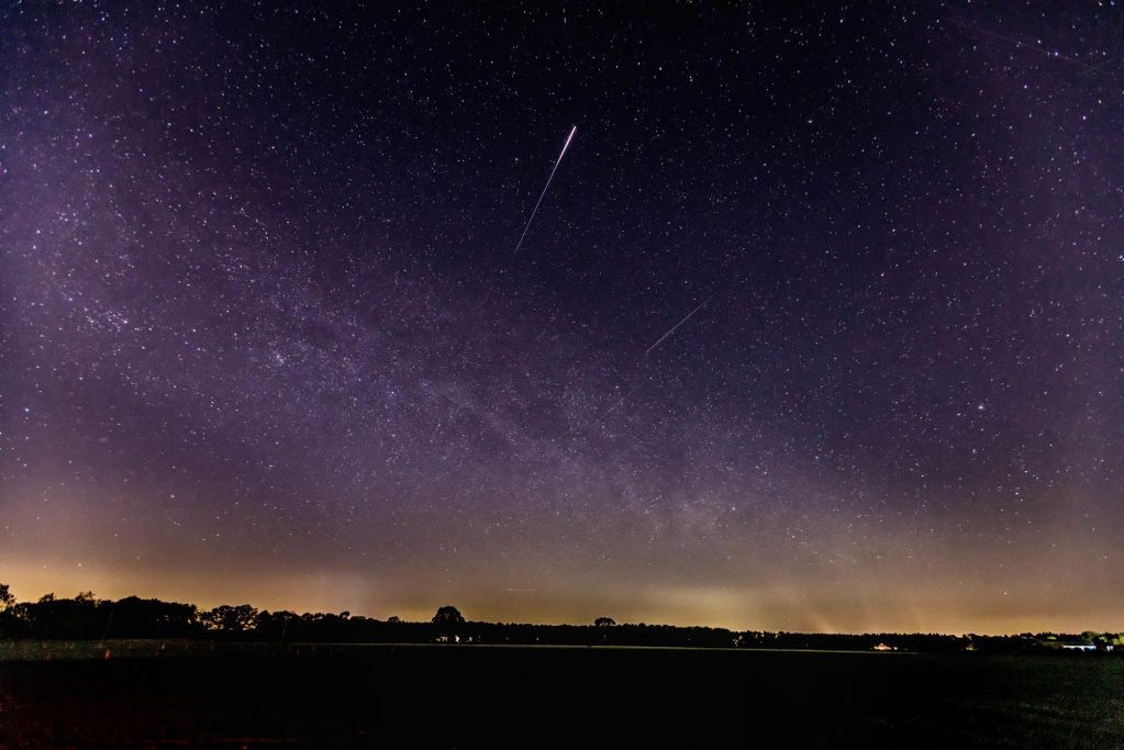 Eta Akwarydy: deszcz meteorów na niebie – zobacz, kiedy oglądać