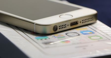 WhatsApp przestanie działać na starszych iPhone'ach. Są nowe wymagania