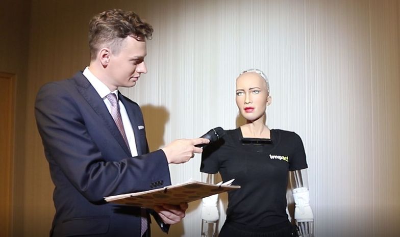 Money.pl rozmawia z robotem. "Moim celem jest pomoc ludzkości i ograniczenie cierpienia"