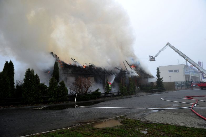 Nie ma szans na uratowanie budynku - przyznaje straż pożarna</br>