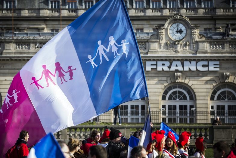 Francja zwleka z ustawami dotyczącymi rodziny