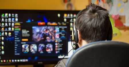 Matryce OLED do monitorów dla graczy mają pojawić się już w 2019 r.