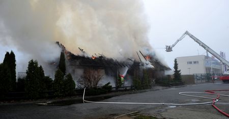 Pożar w Szczecinie. Płonący budynek restauracji nie do odratowania