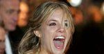 Sienna Miller lata na miotle