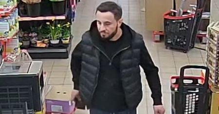 Ale wstyd. Cała Polska zobaczy jego twarz. Ujęcia z Biedronki