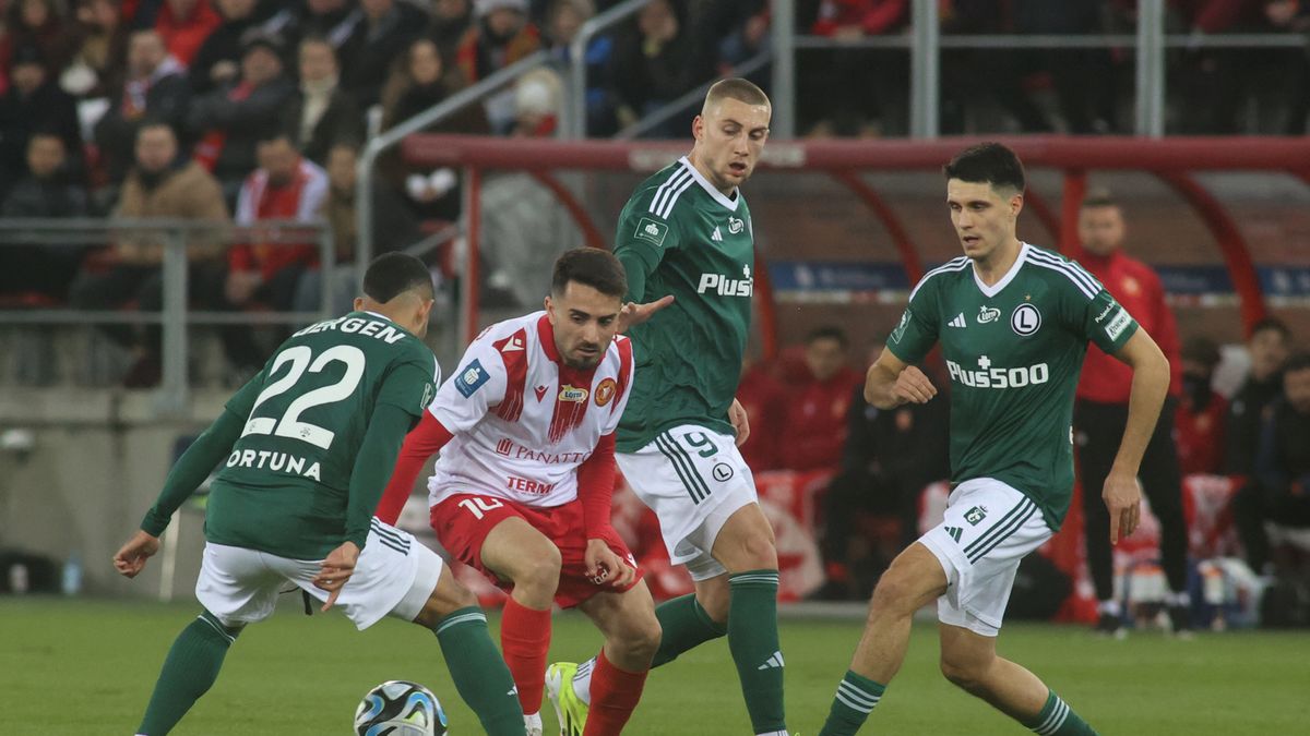 PAP / Marian Zubrzycki / Na zdjęciu: mecz Widzew Łódź - Legia Warszawa