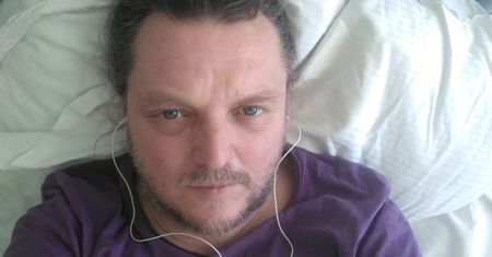Dziennik chorego na Covid-19. Odcinek I. "Wojownik wchodzi do szpitala. Największego z ognisk koronawirusa"