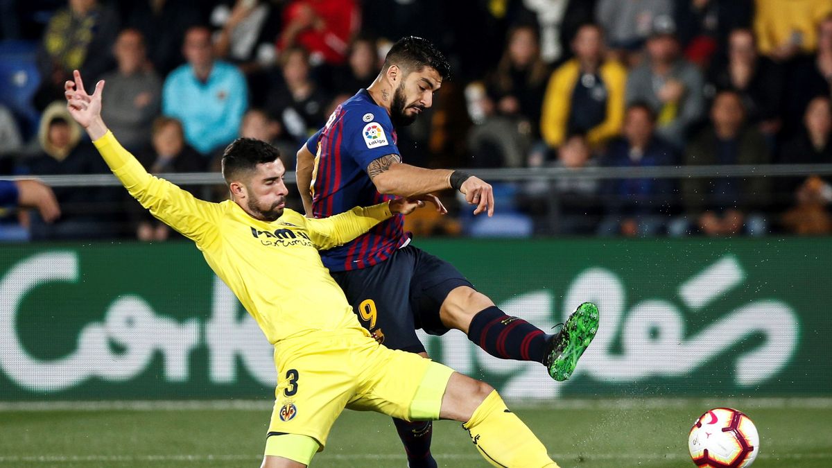 PAP/EPA / BIEL ALINO / Na zdjęciu: Luis Suarez i Alvaro Gonzalez 