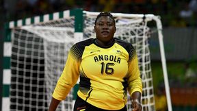 Rio 2016: waży prawie 100 kg, ale broni świetnie. Piłkarka z Angoli robi furorę