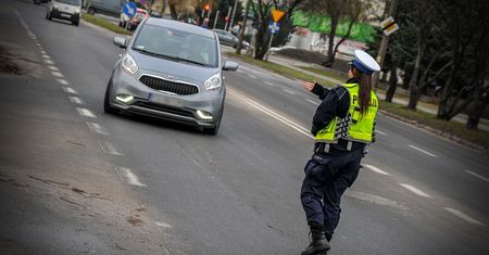 Wyjeżdżasz na Święta Wielkanocne? Zapamiętaj listę tych wykroczeń, bo będzie bolało