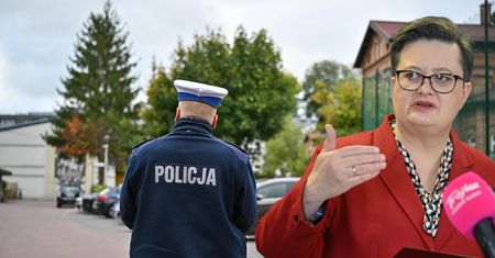 Zakaz to nie wszystko. Stanowczy apel MEN do rodziców