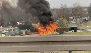 Utrudnienia na A4. Autobus stanął w ogniu