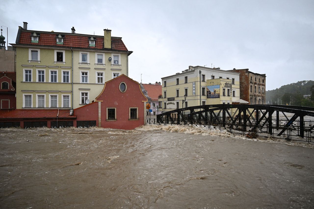 Alert RCB rozszerzony. Przestrzegają przed ulewami
