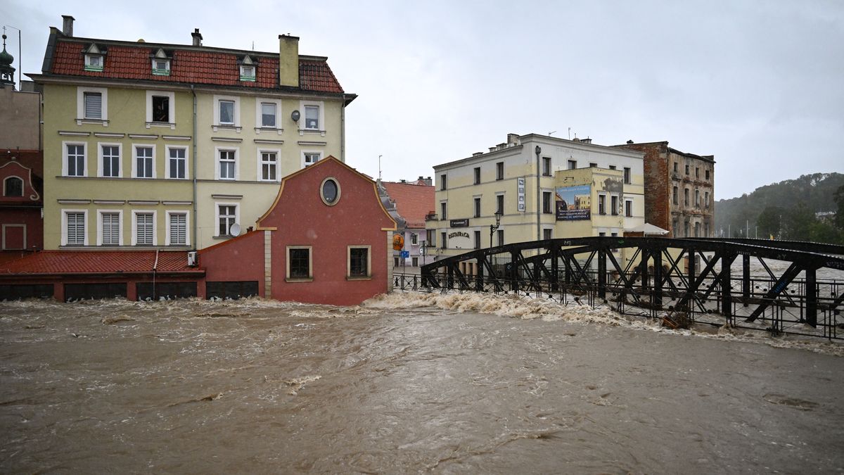 Zalane ulice w Kłodzku po wrześniowej powodzi 2024