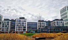 Credit Agricole zaprzestanie finansowania inwestycji węglowych, dołącza do „Plastic Odyssey"