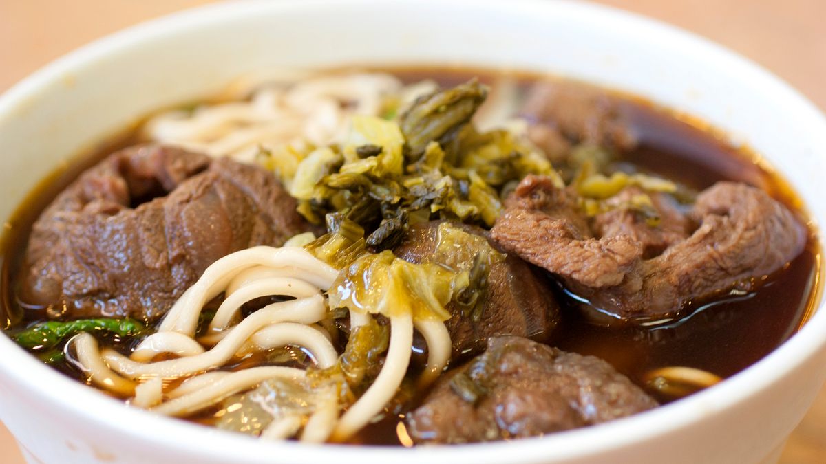 Duszona wołowina zrazowa górna (mięso i tłuszcz)