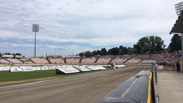 Trybuny rybnickiego stadionu powoli się zapełniają