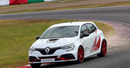 Renault Megane RS Trophy-R z rekordem toru Suzuka