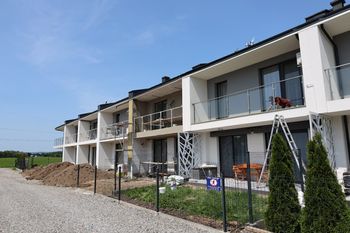 Śledztwo w sprawie pożaru szeregówek przy ul. Kardynała Karola Wojtyły w Rzeszowie zostało przedłużone