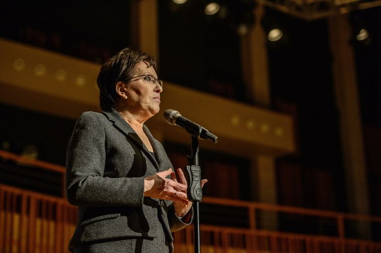 Karta Dużej Rodziny. Ewa Kopacz zapewnia, że pieniądze na ulgi są