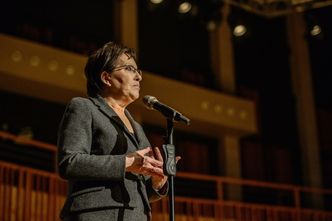 Karta Dużej Rodziny. Ewa Kopacz zapewnia, że pieniądze na ulgi są