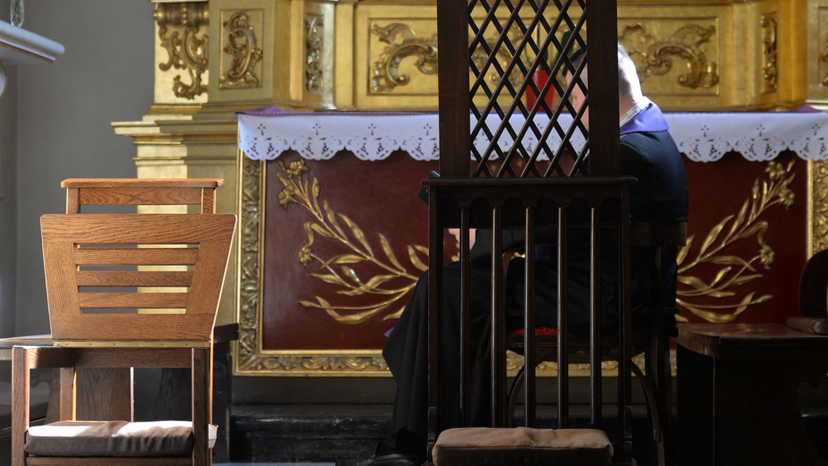 Zdjęcie ilustracyjne. Ks. Rafał K. został oskarżony o popełnienie przestępstw przeciwko wolności seksualnej i obyczajności. 