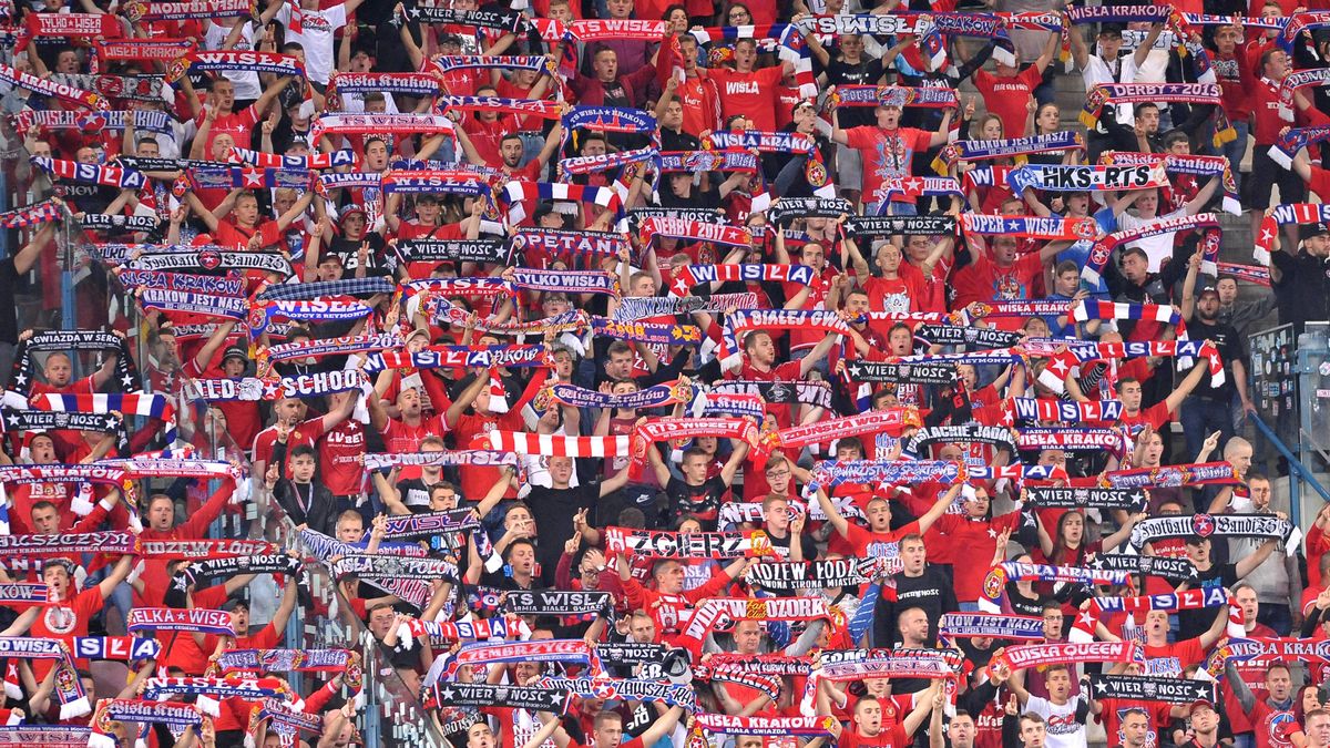 Newspix / Krzysztof Porębski / Na zdjęciu: kibice Wisły Kraków